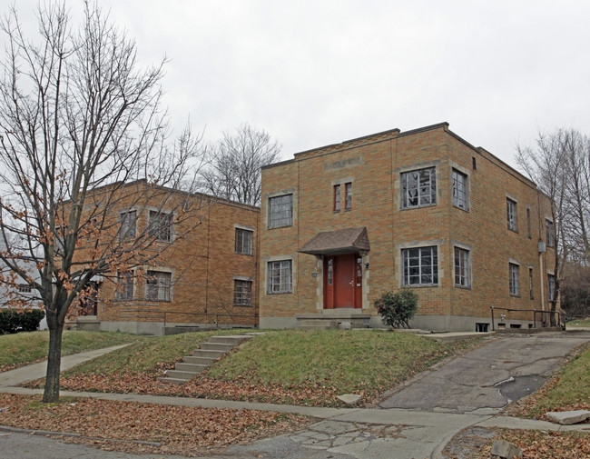 2235 Emerson Ave in Dayton, OH - Foto de edificio - Building Photo