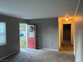 1060 Park Ave NE in North Canton, OH - Building Photo - Building Photo