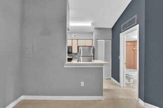 2850 N Oakland Forest Dr in Oakland Park, FL - Building Photo - Building Photo