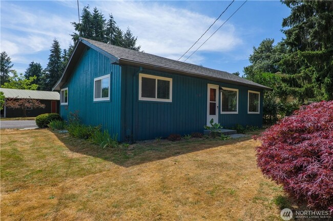 17617 SE May Valley Rd in Renton, WA - Building Photo - Building Photo