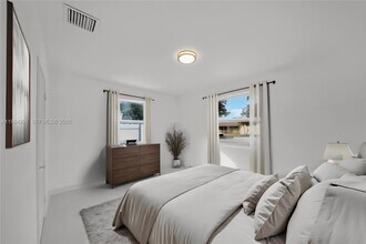 27 Suffolk Ave in Hialeah, FL - Building Photo - Building Photo