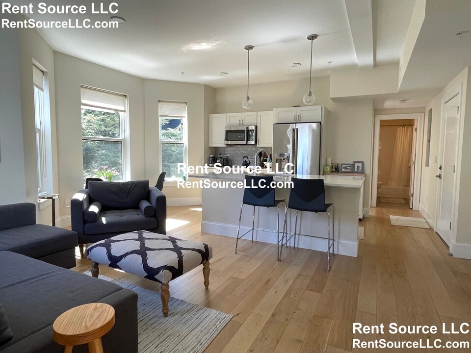 12 Arnold Cir in Cambridge, MA - Building Photo