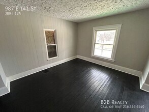 987 E 141st St in Cleveland, OH - Building Photo - Building Photo