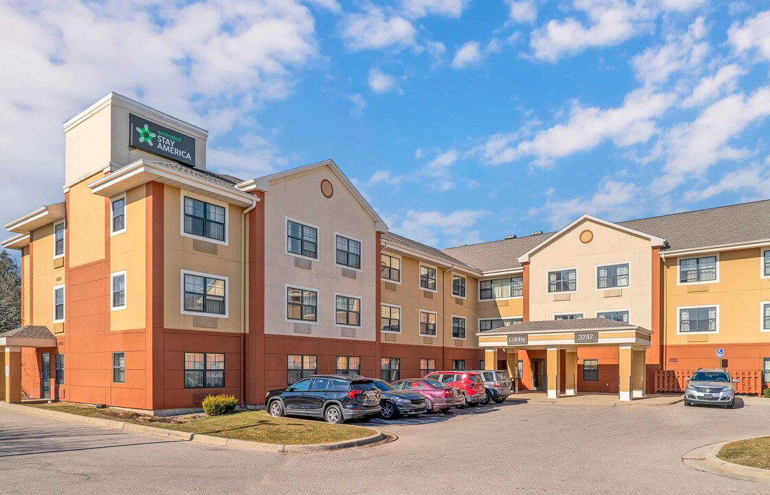 Furnished Studio-Grand Rapids - Kentwood in Kentwood, MI - Building Photo