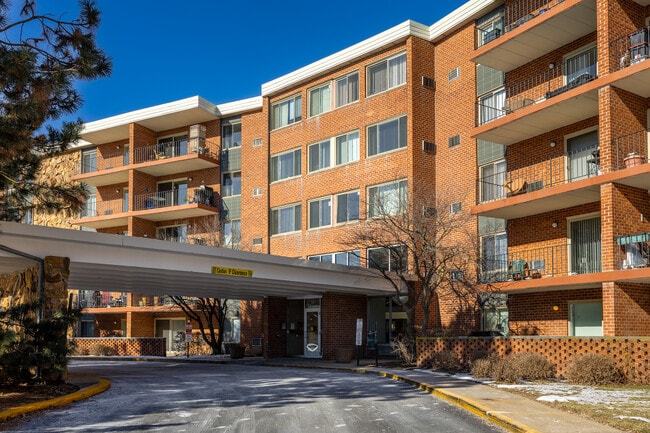 Lake Run Condominium in Prospect Heights, IL - Building Photo - Building Photo