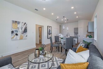 3111 Metropolitan Ave in Dallas, TX - Building Photo - Building Photo