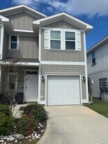 1614 Caleigh Ct in Lynn Haven, FL - Building Photo