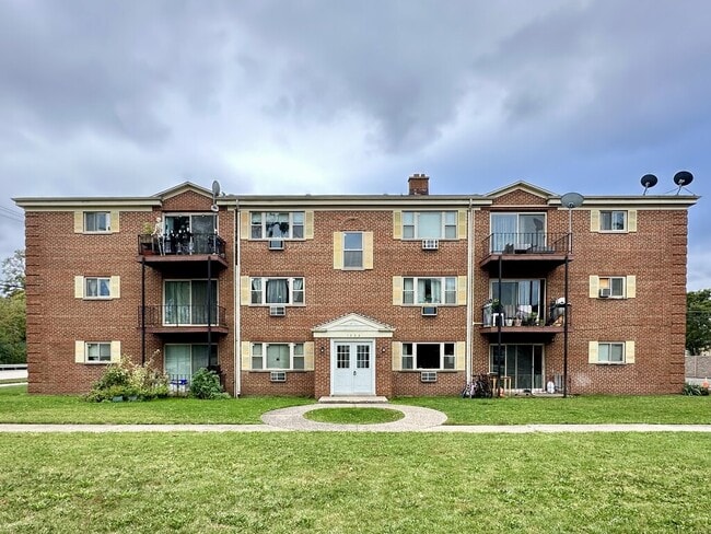 property at 1026 S River Rd
