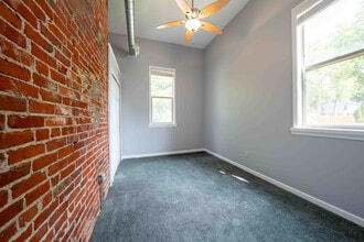 1422 Lyon St, Unit AptC in Port Huron, MI - Building Photo - Building Photo