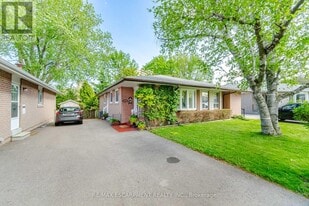 1926 Reiss Ct in Mississauga, ON - Building Photo