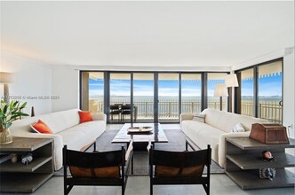 2 Grove Isle Dr, Unit B1201 in Miami, FL - Building Photo - Building Photo