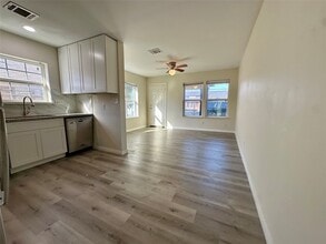 5024 Jefferson St in Houston, TX - Building Photo - Building Photo