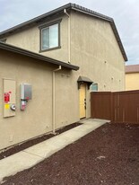 3065 Newfoundland Dr, Unit Suite in Roseville, CA - Building Photo