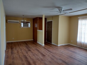 302 Ryan Dr in San Antonio, TX - Building Photo - Building Photo