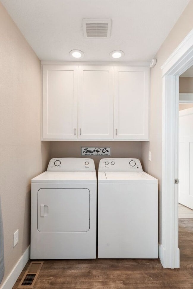 418 E Hawthorne Rd in Spokane, WA - Building Photo - Building Photo