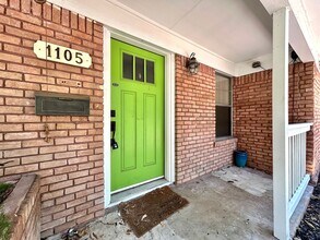 1105 Alegria Rd in Austin, TX - Building Photo - Building Photo