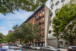 340 W 17th St in New York, NY - Foto de edificio - Building Photo