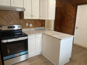 949 Main St-Unit -2 in Walpole, MA - Foto de edificio - Building Photo