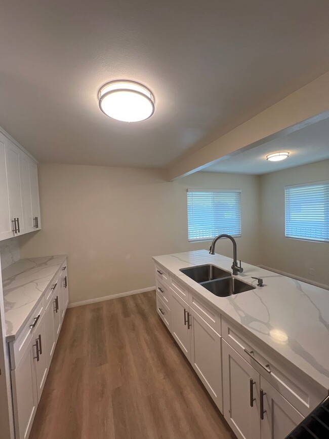 227-233 Wolff St in Oxnard, CA - Building Photo - Building Photo