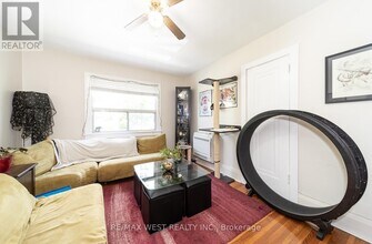975 Broadview Ave in Toronto, ON - Building Photo - Building Photo