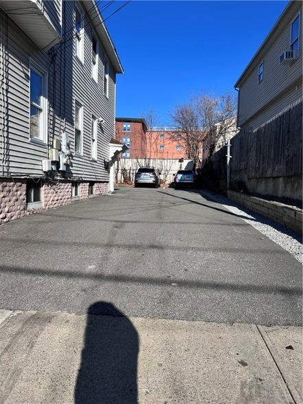 111 Burnett St in Providence, RI - Foto de edificio - Building Photo