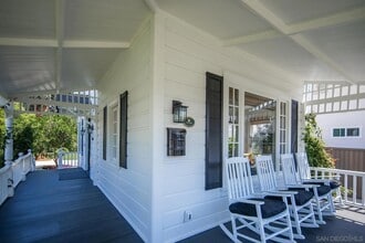 1021 E Ave, Unit 321 in Coronado, CA - Building Photo - Building Photo