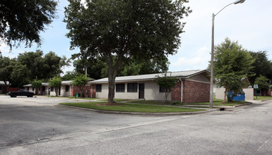 Forest Meadows East in Jacksonville, FL - Building Photo - Building Photo