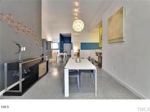 319 Fayetteville St, Unit 312 in Raleigh, NC - Foto de edificio - Building Photo