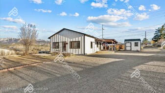 450 E 10th St in Rifle, CO - Building Photo