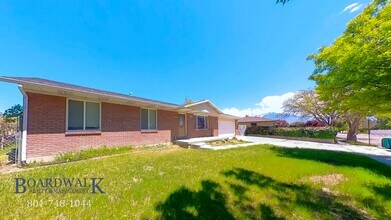 2106 Western Charm Dr in Riverton, UT - Building Photo - Building Photo