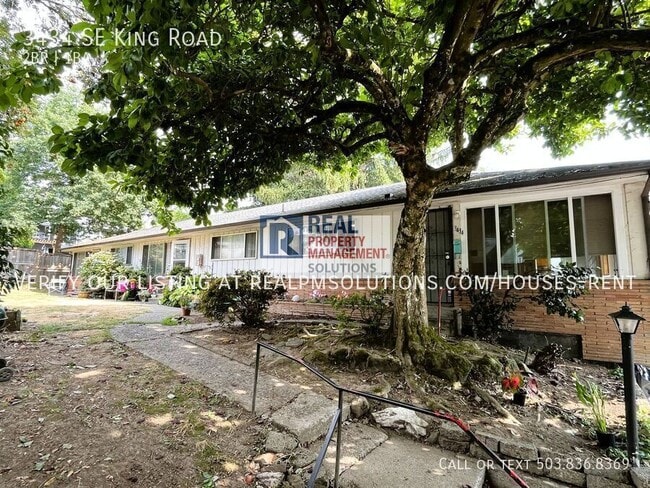 property at 3434 SE King Rd