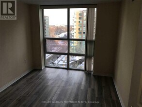 1-901 Pemberton Ave in Toronto, ON - Building Photo - Building Photo