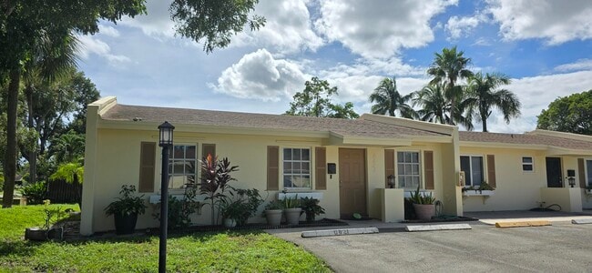 6821 NW 30th Ave in Fort Lauderdale, FL - Building Photo - Building Photo