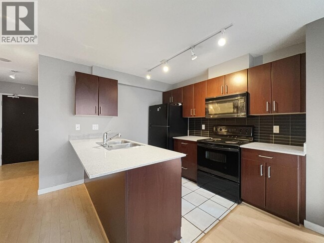 property at 933-933 Hornby St