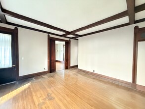 1603 E Oak St in New Albany, IN - Building Photo - Building Photo