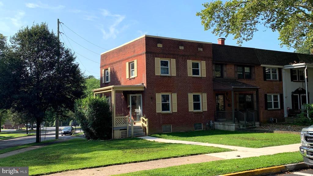 201 Sycamore Rd in West Reading, PA - Building Photo