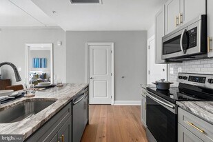 58 N 23rd St in Philadelphia, PA - Building Photo