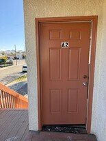 118 W Boone St in Santa Maria, CA - Building Photo