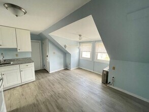 221 Calef Rd in Manchester, NH - Building Photo - Building Photo