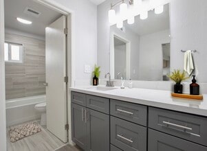 The Eleven Hundred in Sacramento, CA - Building Photo - Building Photo