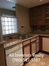 432 Edgehill Ln in Oceanside, CA - Building Photo - Building Photo
