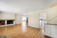 6928 Winterberry Ln in Bethesda, MD - Foto de edificio - Building Photo