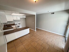 2744 Karen Ave in Las Vegas, NV - Building Photo - Building Photo