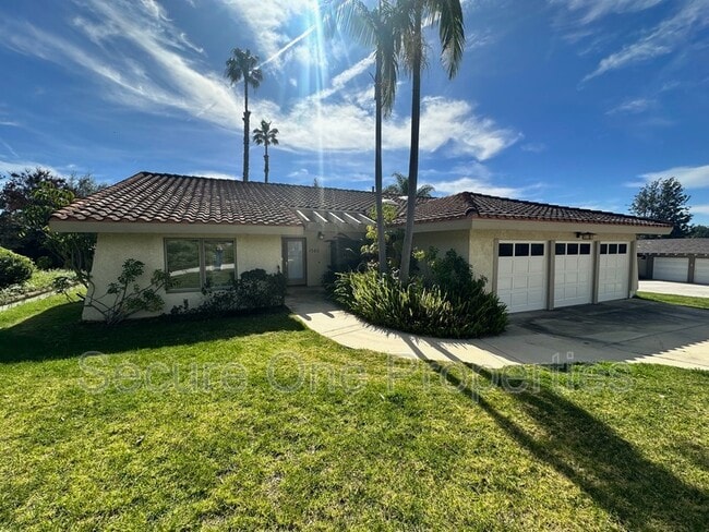 1390 Calle Pecos in Thousand Oaks, CA - Building Photo - Building Photo