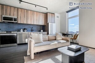 150 N Ashland Ave in Chicago, IL - Building Photo