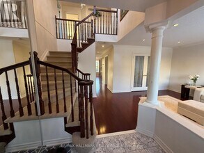 2 Kentsdale Dr in Ottawa, ON - Building Photo - Building Photo