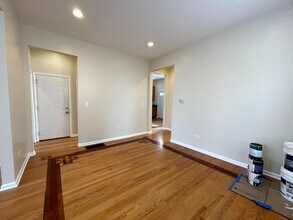 2809 W Wabansia Ave in Chicago, IL - Building Photo - Building Photo