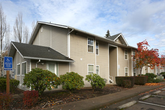 Pine Terrace Apartments in Canby, OR - Building Photo - Building Photo