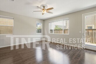 3255 Pitkin Way in Rancho Cordova, CA - Building Photo - Building Photo