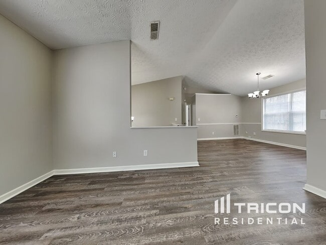 4194 Riverbank Ct in Decatur, GA - Building Photo - Building Photo